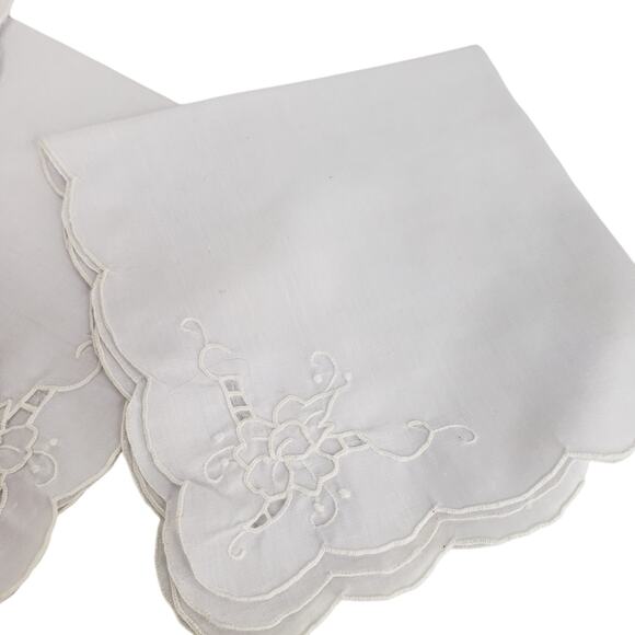 Set 6 Vintage Hand Embroidered White Napkins Scalloped Edges 16” Linen Cotton - Picture 5 of 12